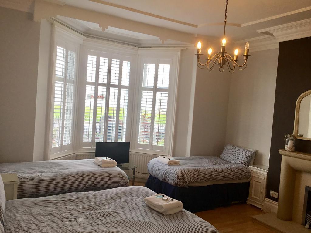 Cara Guesthouse Whitley Bay Exteriör bild