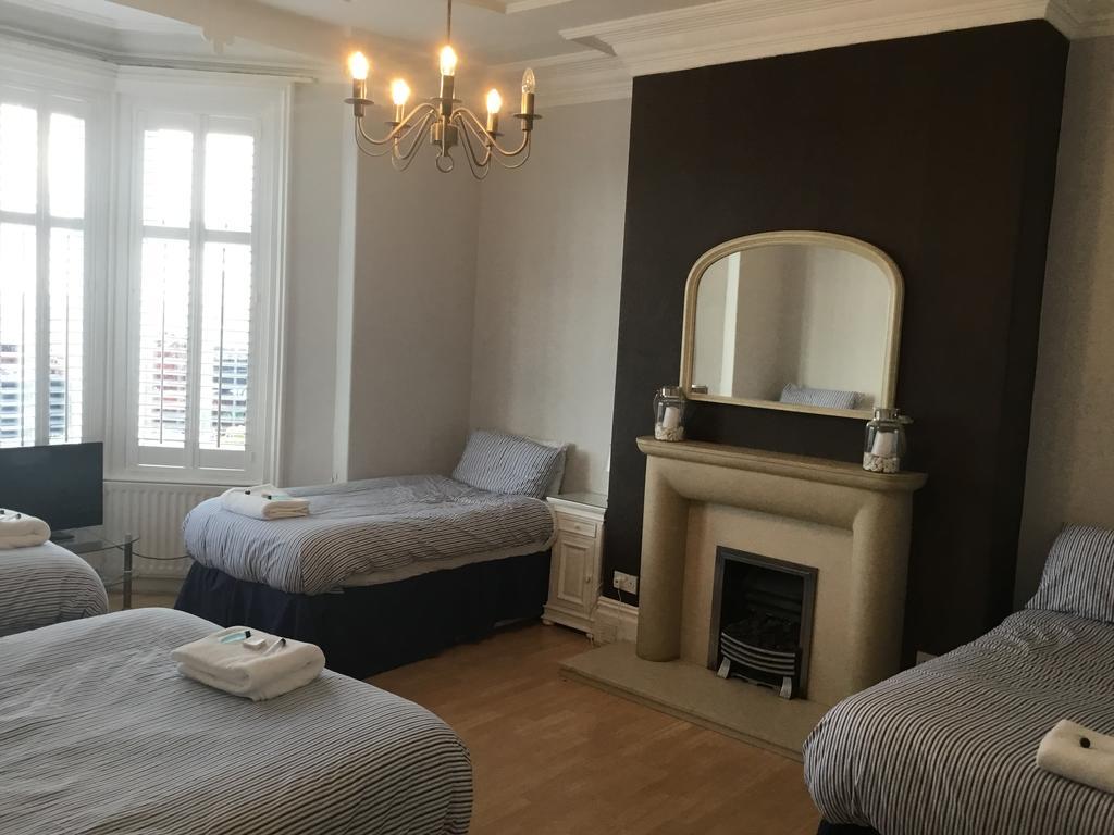 Cara Guesthouse Whitley Bay Exteriör bild
